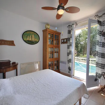 Three-bedroom Holiday In Giens