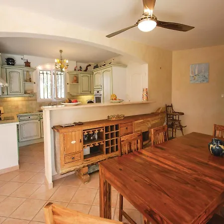 Three-bedroom Holiday In Giens * Hyères