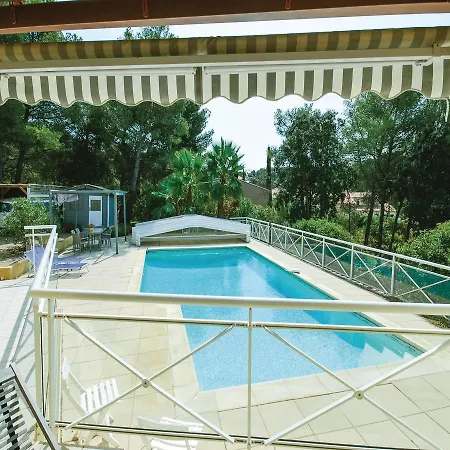 Three-bedroom Holiday In Giens Casa de Férias *